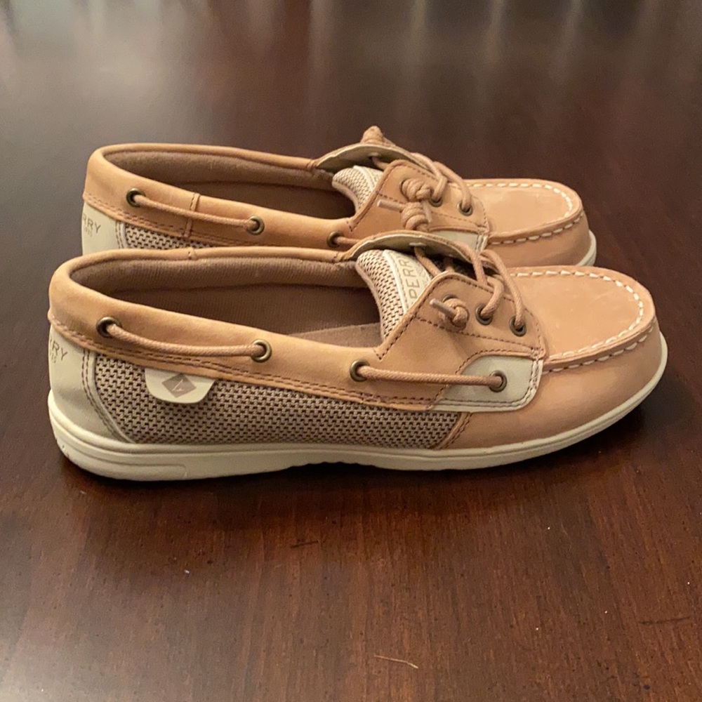 Sperry topsiders size 4.5 kids